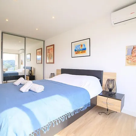 Lägenhet Duplex Avec Rooftop Et Vue Panoramique - Riou De L'argentiere *